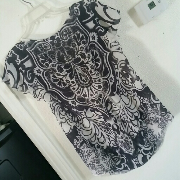 CATO BLACK/WHITE V-NECK LIGHTWEIGHT TOP, MEDIUM - Picture 5 of 5